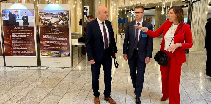 Česká europoslankyně přivezla výstavu o Cyrilometodějské stezce do Štrasburku