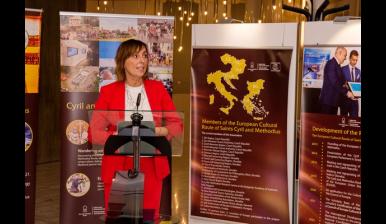 Česká europoslankyně přivezla výstavu o Cyrilometodějské stezce do Štrasburku