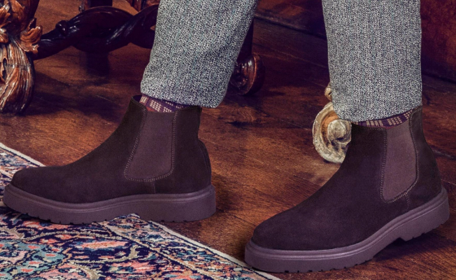 Finsbury Leather Chelsea Boots