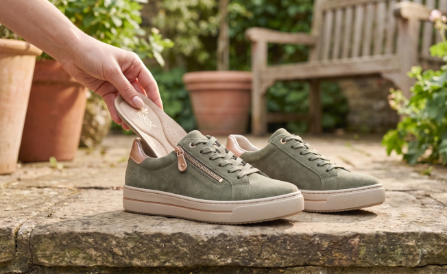 Removeable insole with arch support