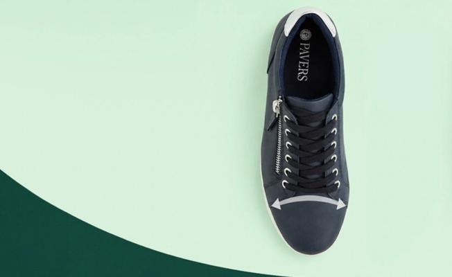 Standard Width Trainers