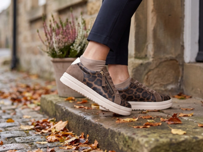 Women's trainers