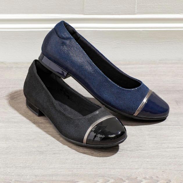 heeled pumps