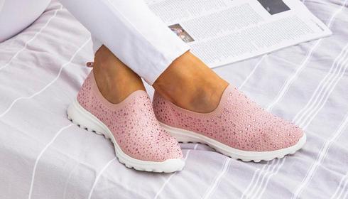 Wide Fit Lightweight Slip on Pumps