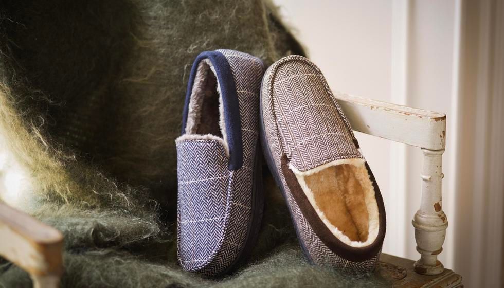 Softest slippers for discount men