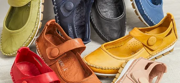 Comfort Hub Wide Fit | Pavers Shoes