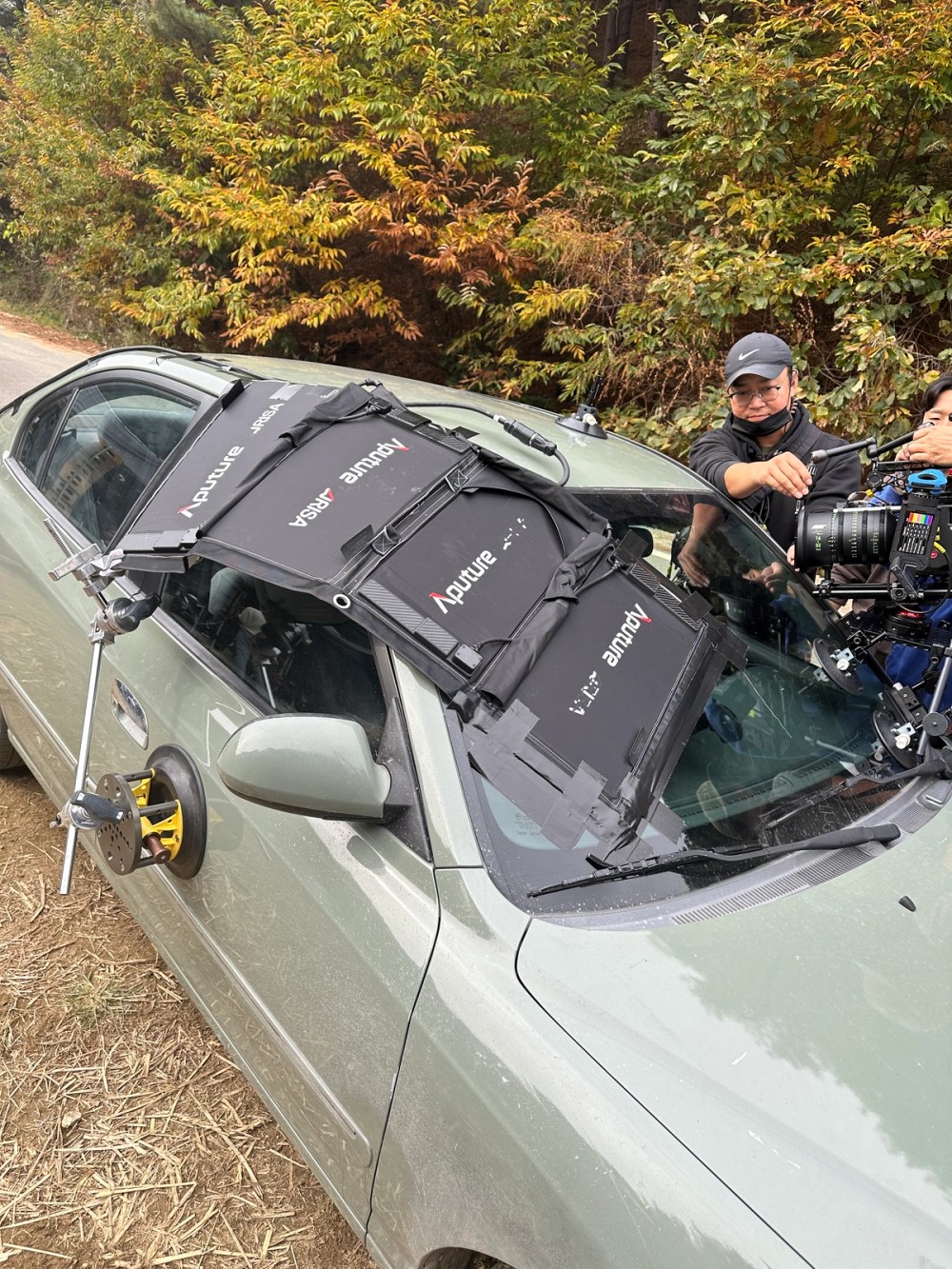 INFINIMAT as fill lights attached directly on the windshield