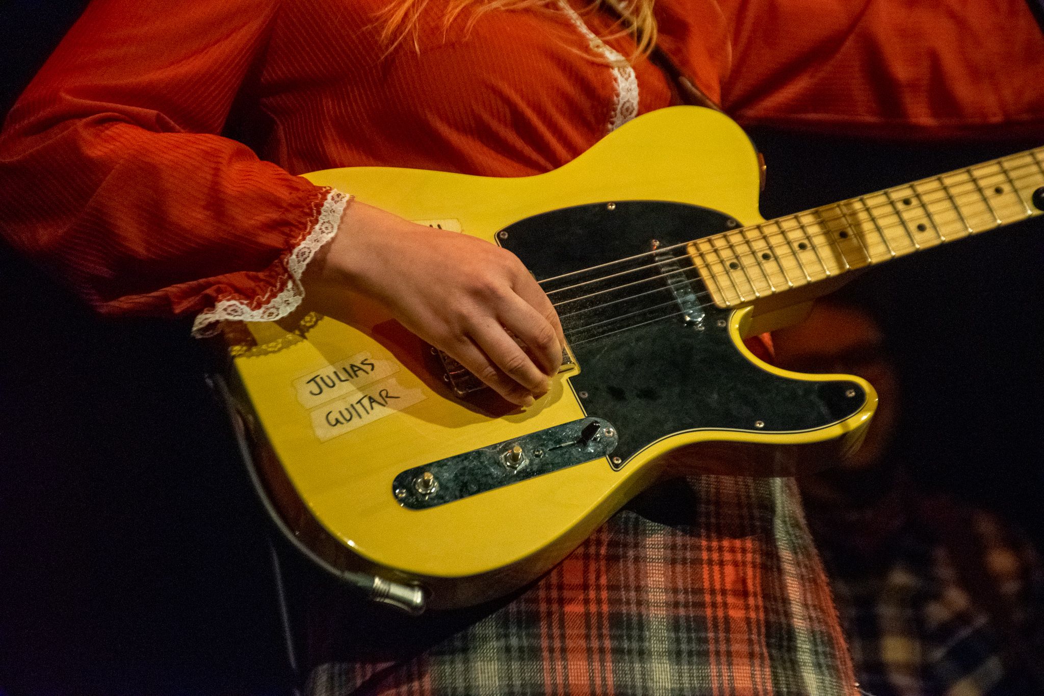 Julia Jacklin bares her soul to a packed Somerville crowd