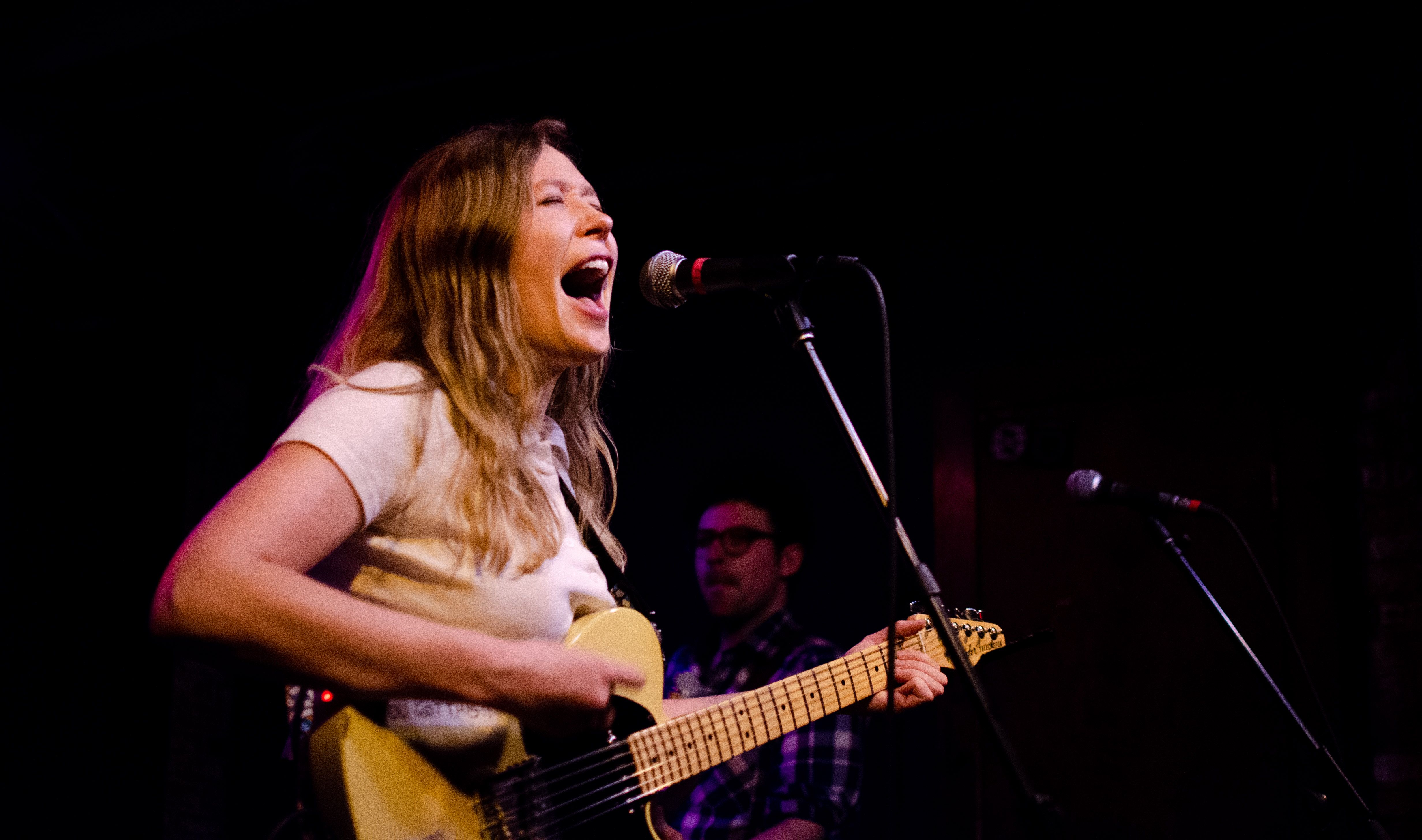 Julia Jacklin kicks ass in Allston