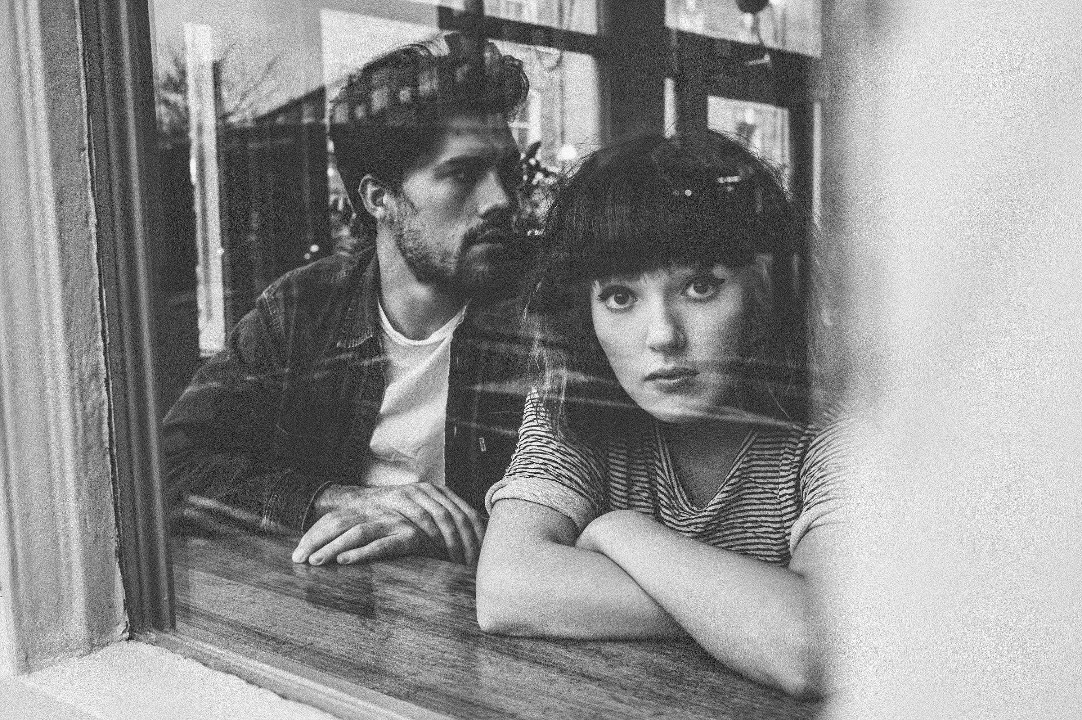 Oh Wonder brings romantic vulnerability to new heights on "22 Break"