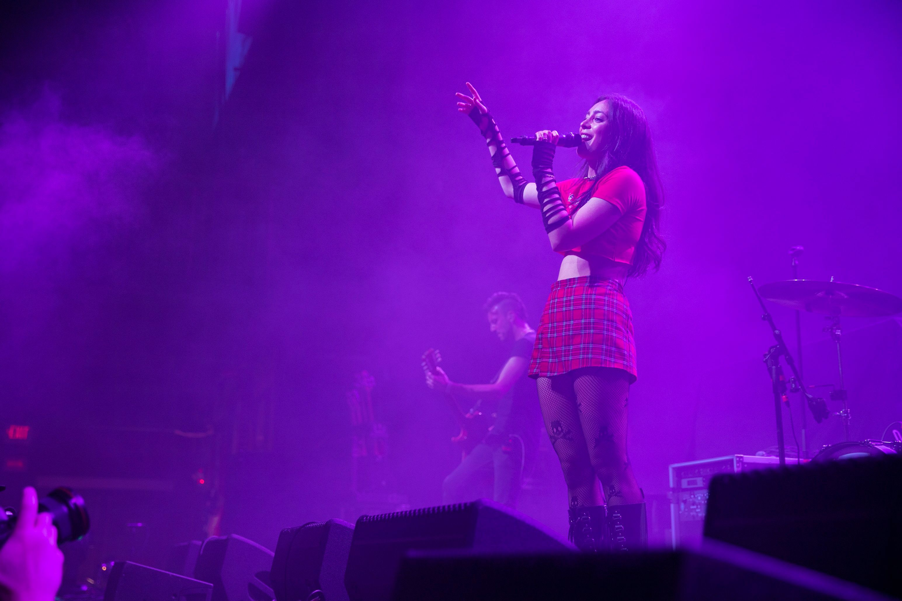 LØLØ delivers a spectacular show to an unresponsive crowd at House of Blues