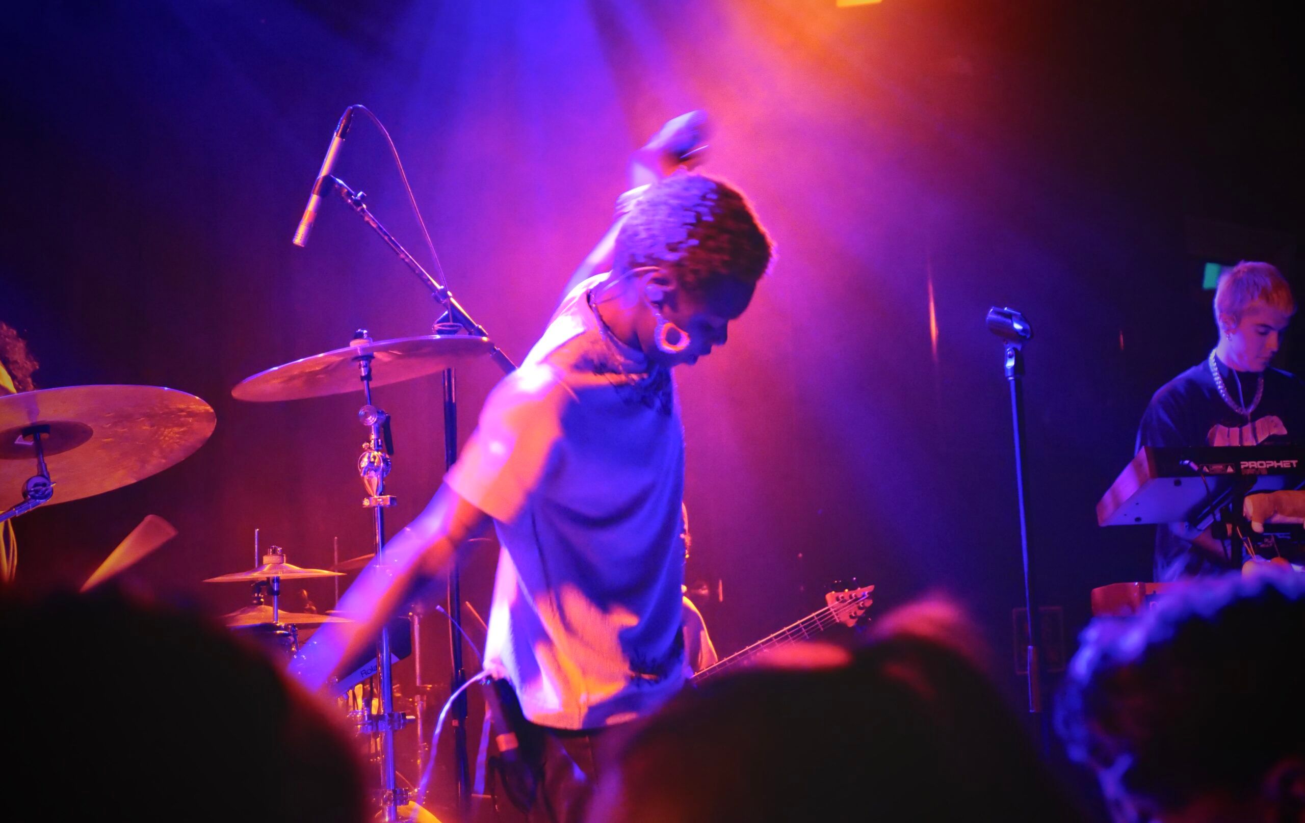 Dreamer Isioma invokes a rapture of bliss with their opening set for Chloe Moriondo