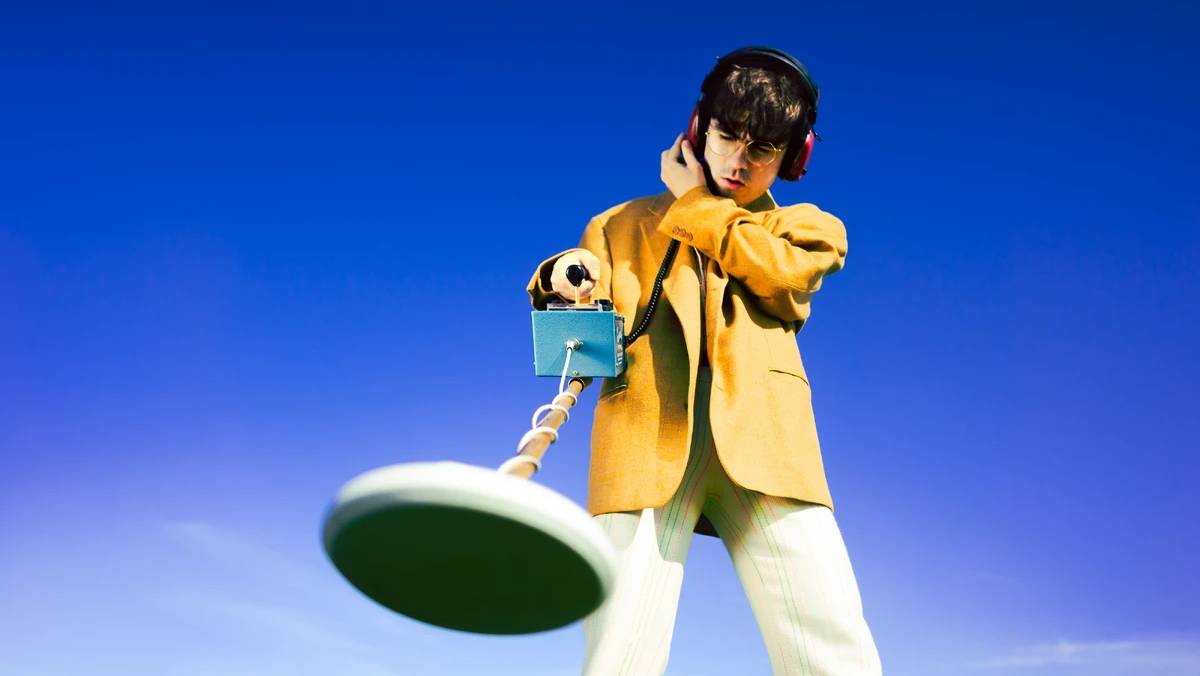 Declan McKenna gets weird on What Happened to the Beach?