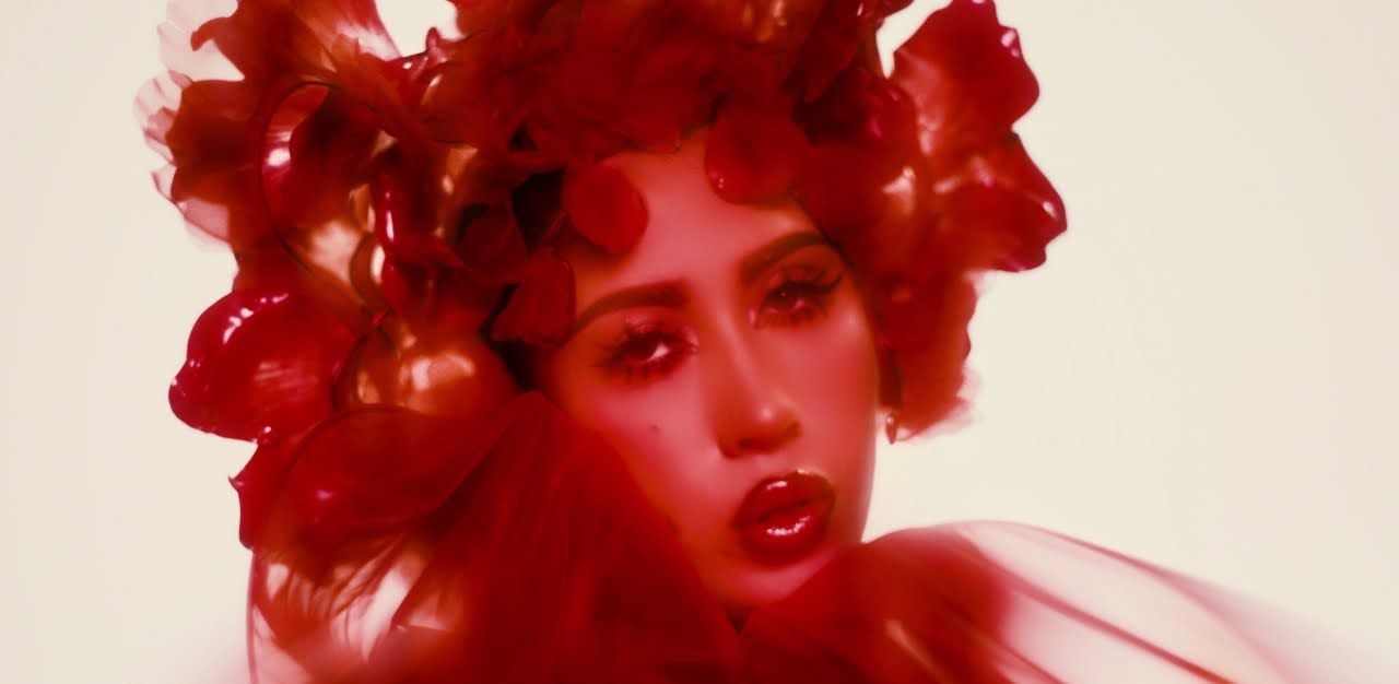 Kali Uchis wishes you roses