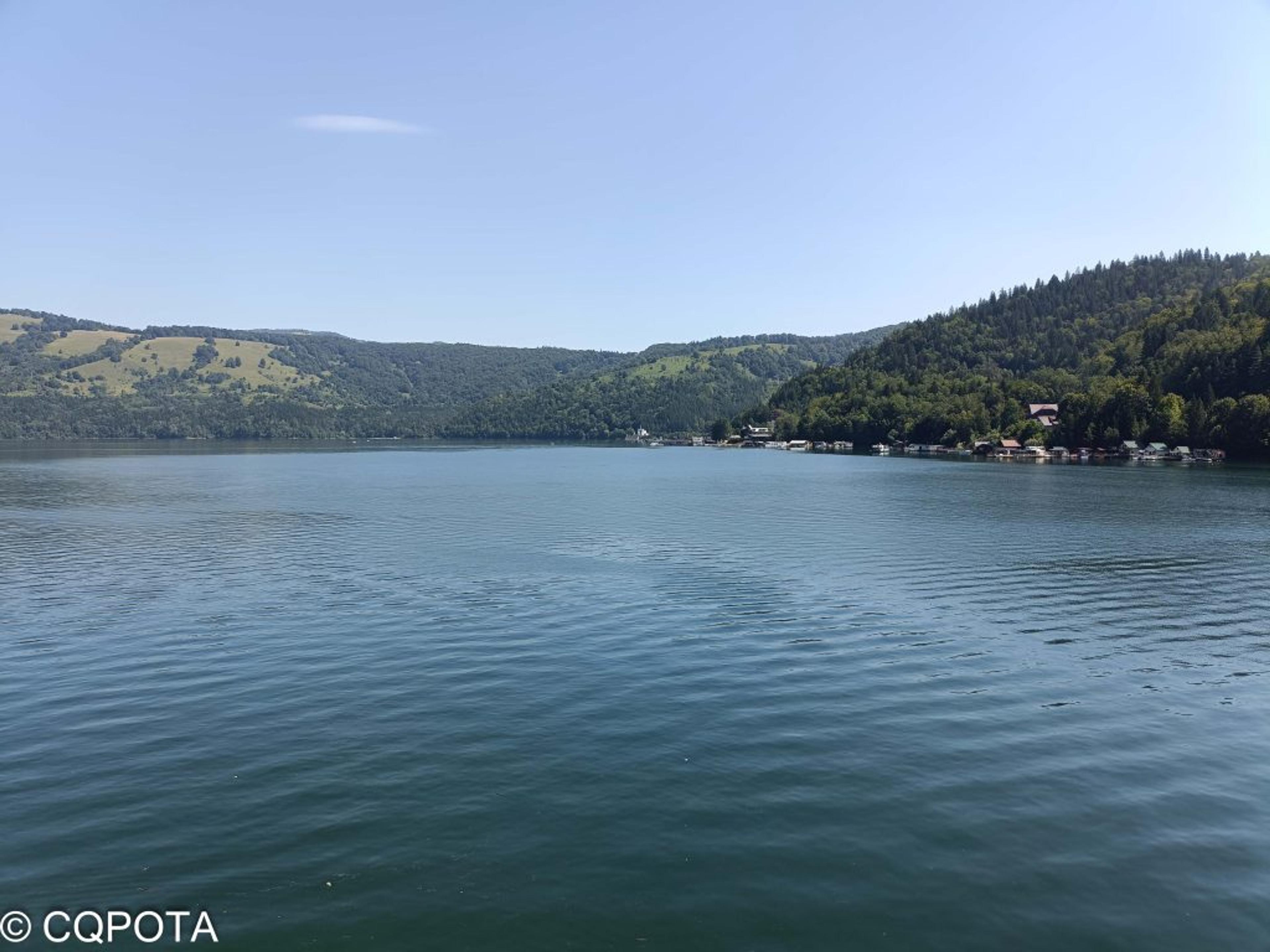 Izvorul Muntelui Lake