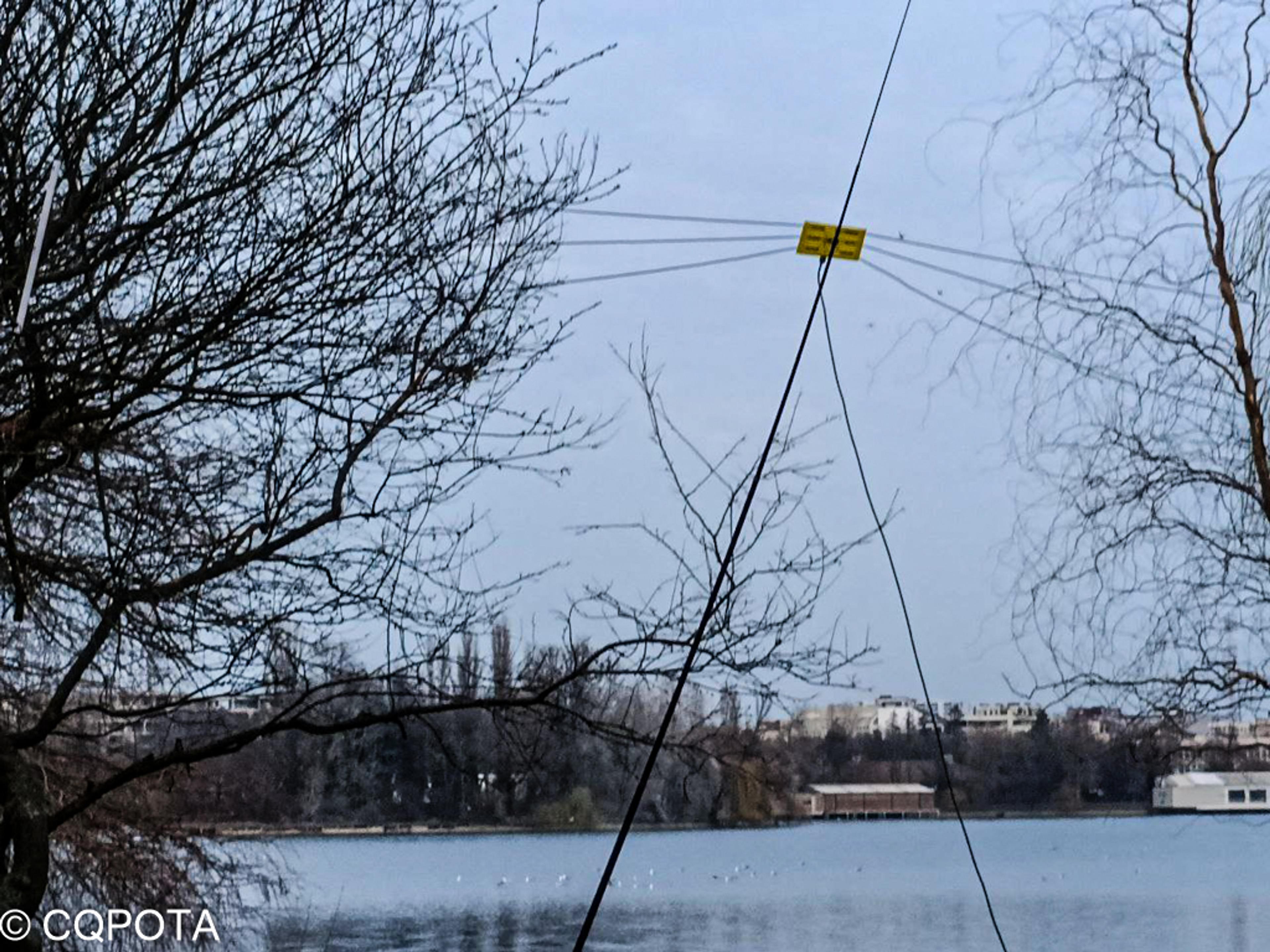 Fan Dipole antenna