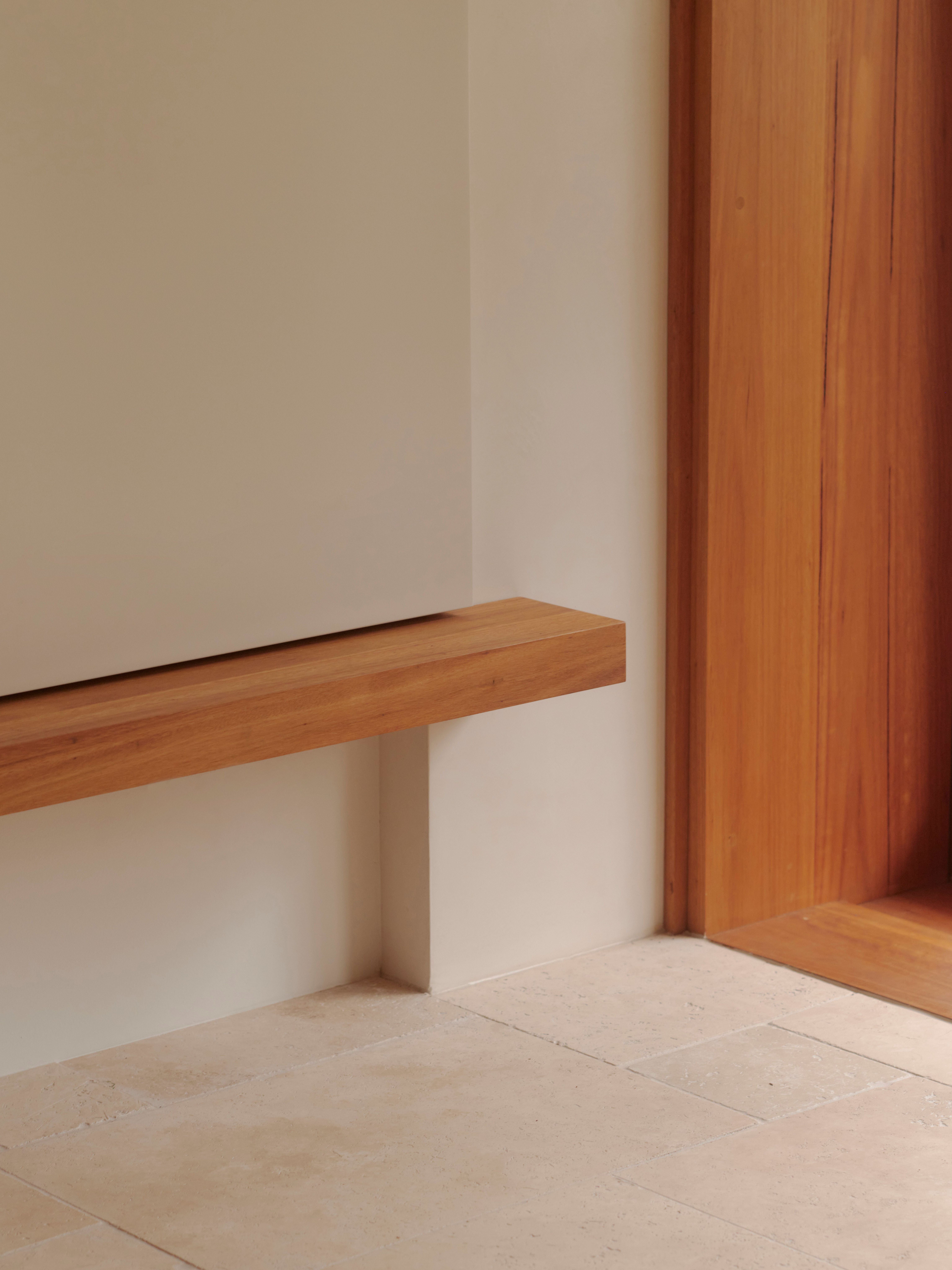 Coastal home in Avalon NSW designed for light, airflow, and indoor-outdoor living.