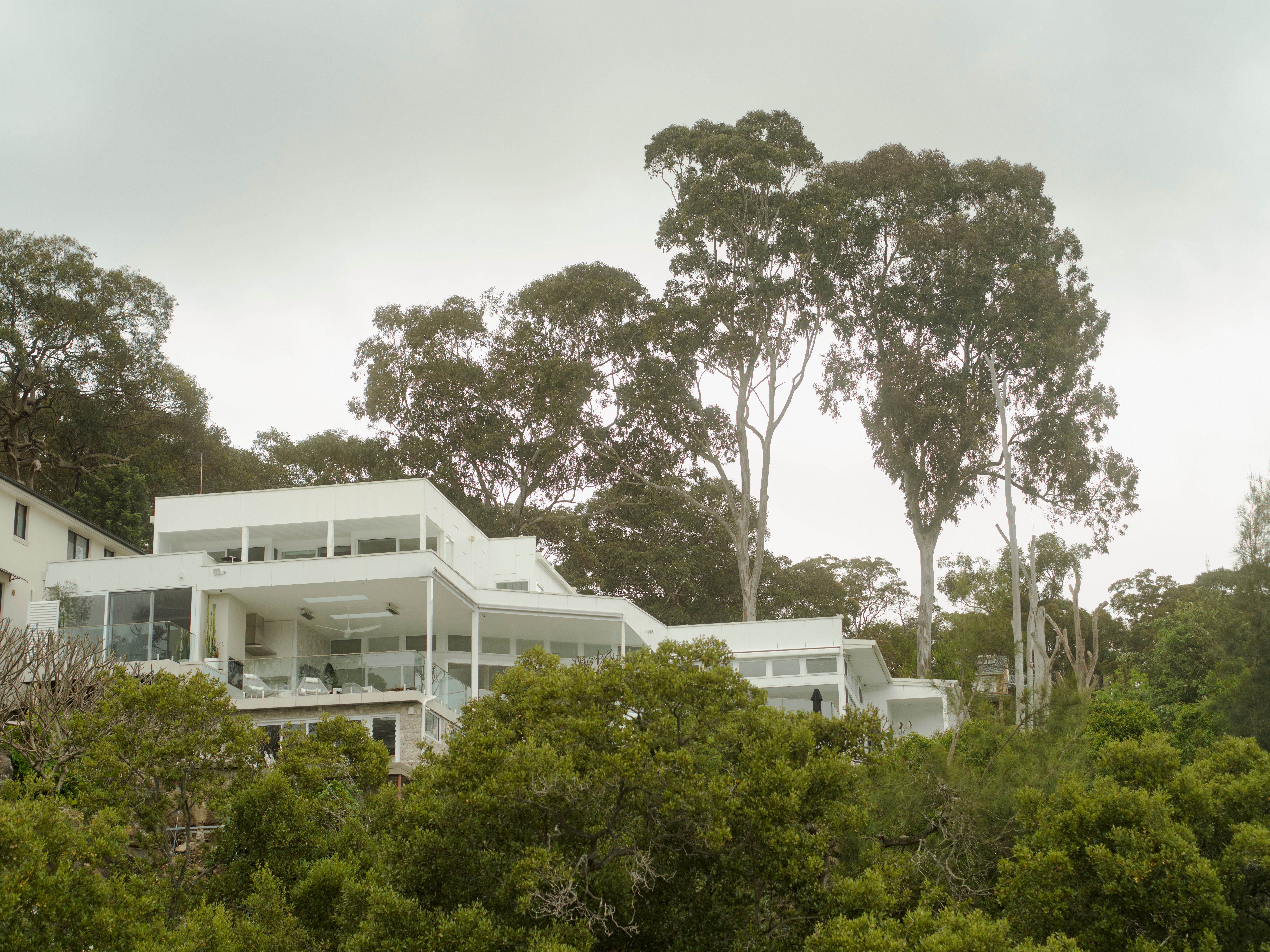 High-end custom home in Illawong Sydney constructed by Marsh to Mansion.