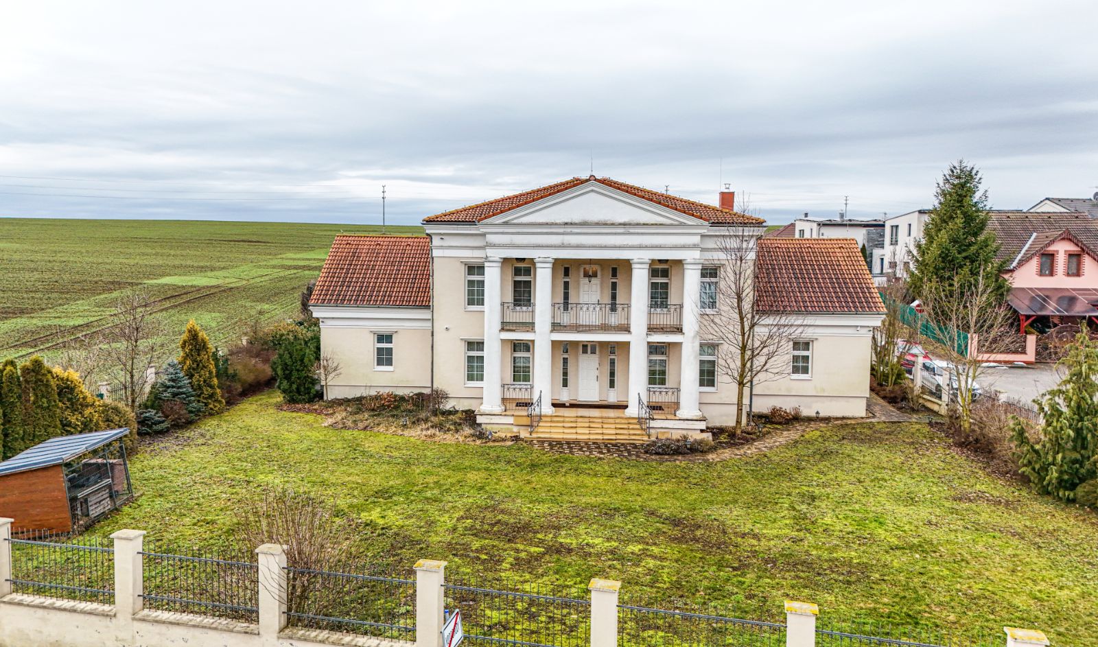 Prodej vily, 434 m2, pozemek 2421 m2, Vodochody, Praha Východ