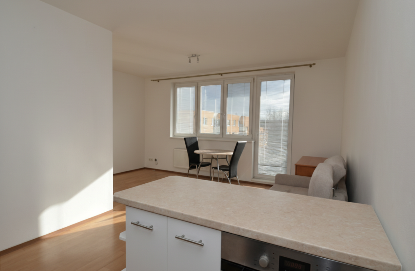 Prodej bytu 1+kk/B, 38 m2, novostavba, OV, Praha Troja