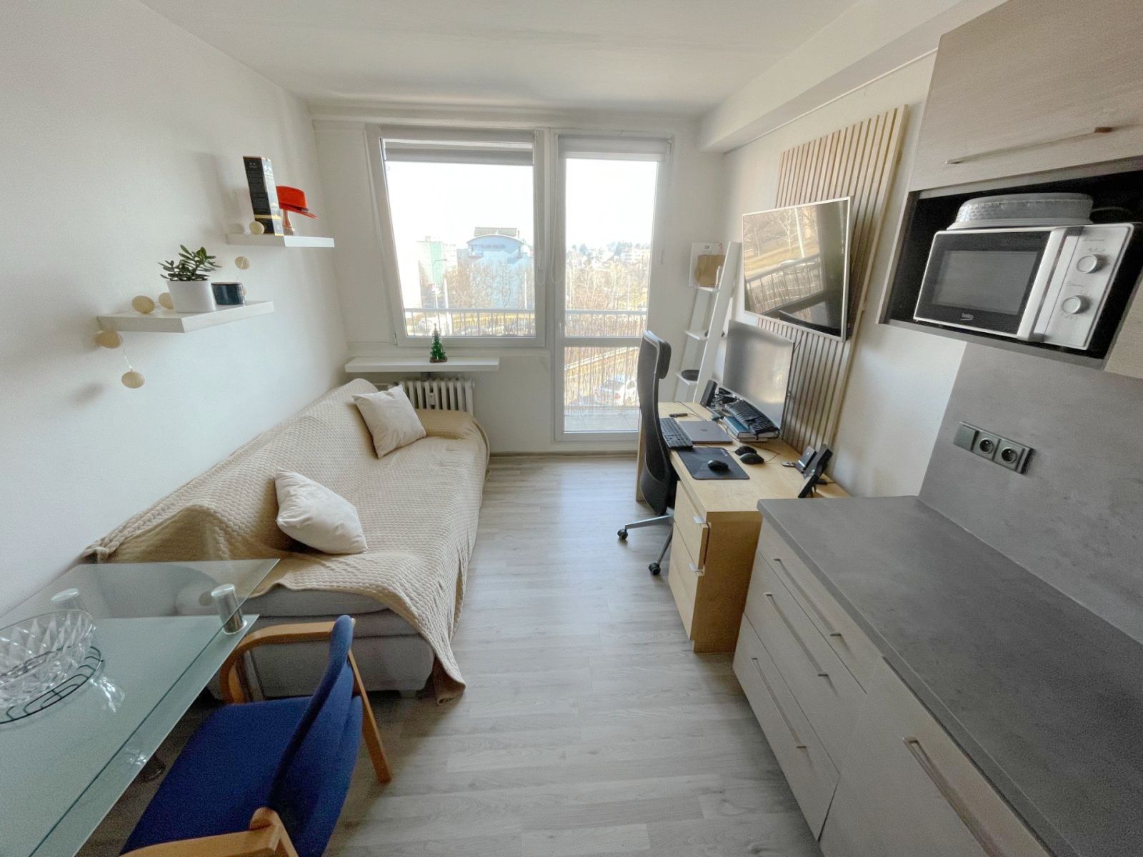 Prodej bytu 2+kk/L, 47 m2, panel, OV, Praha Řepy