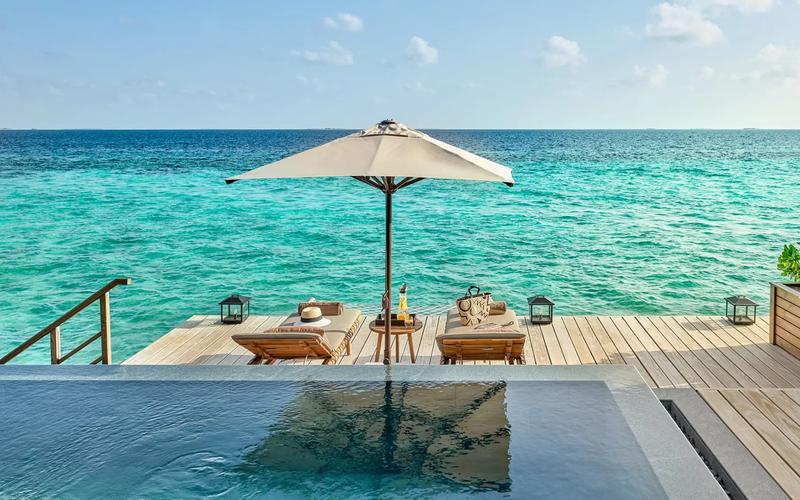 Luxury Sunset Water Villa with Pool - Photo 1