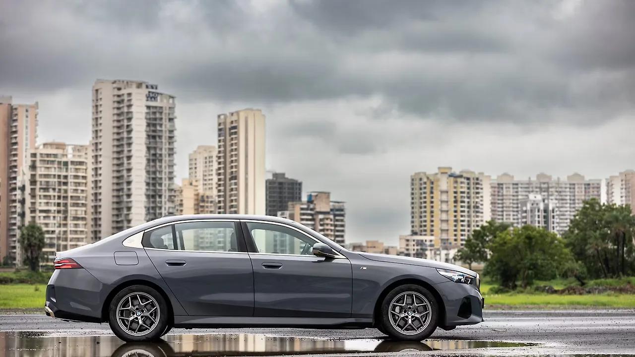 BMW 5 Series — image 3