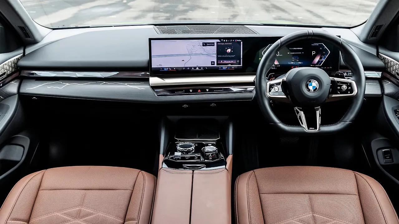 BMW 5 Series — image 4