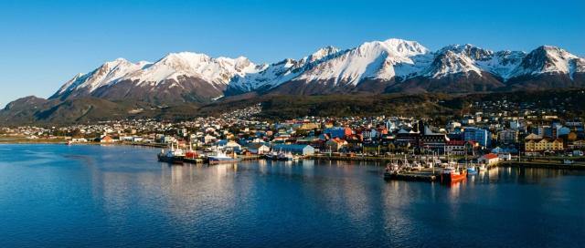 Glaciar y montañas nevadas en Ushuaia, Tierra del Fuego