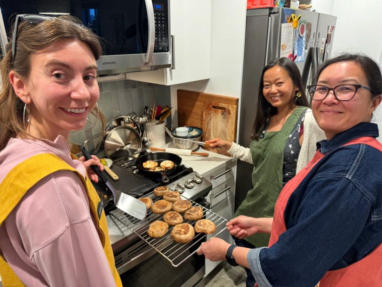 bake fresh english muffins