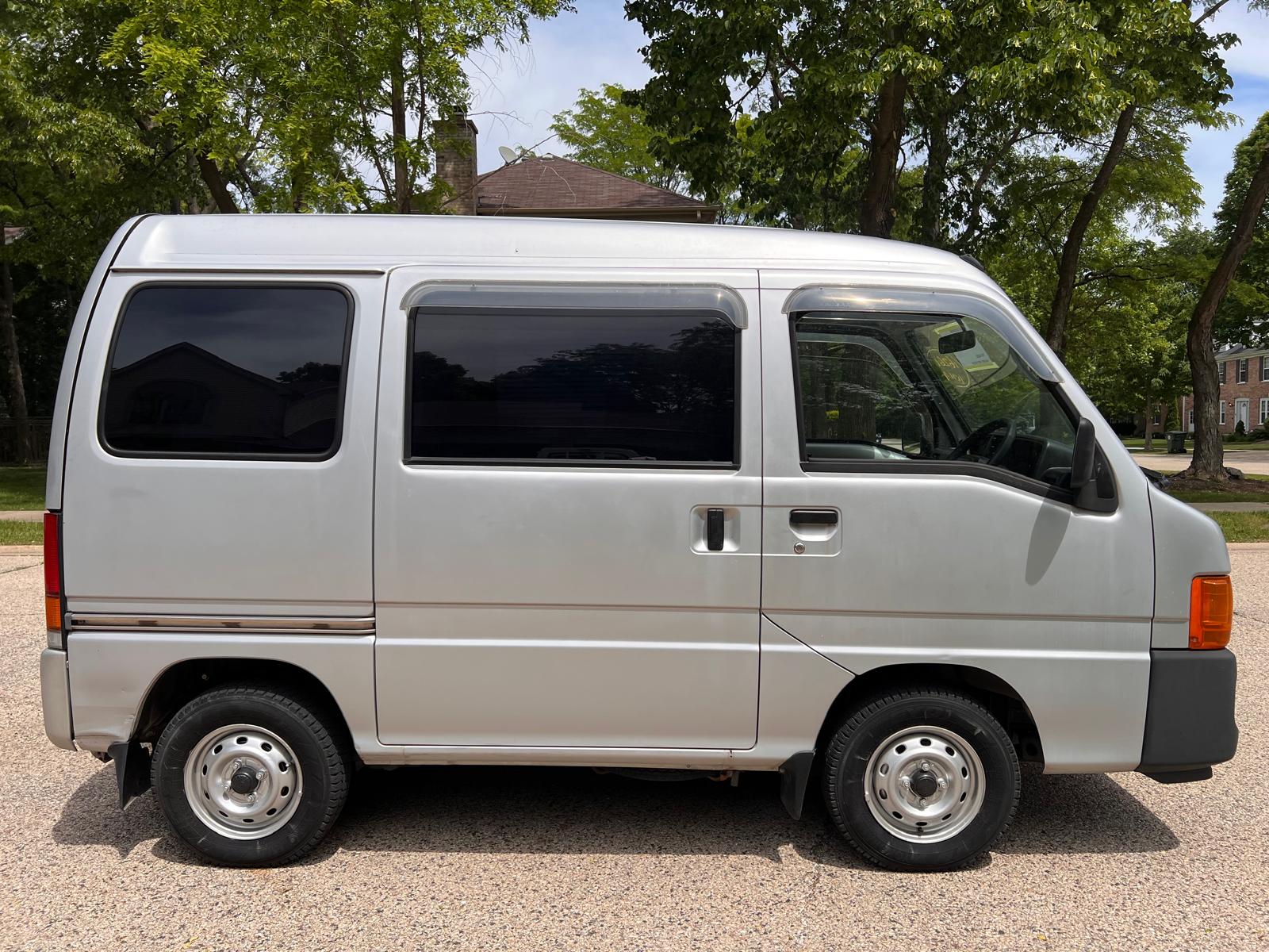 2000 Subaru Van