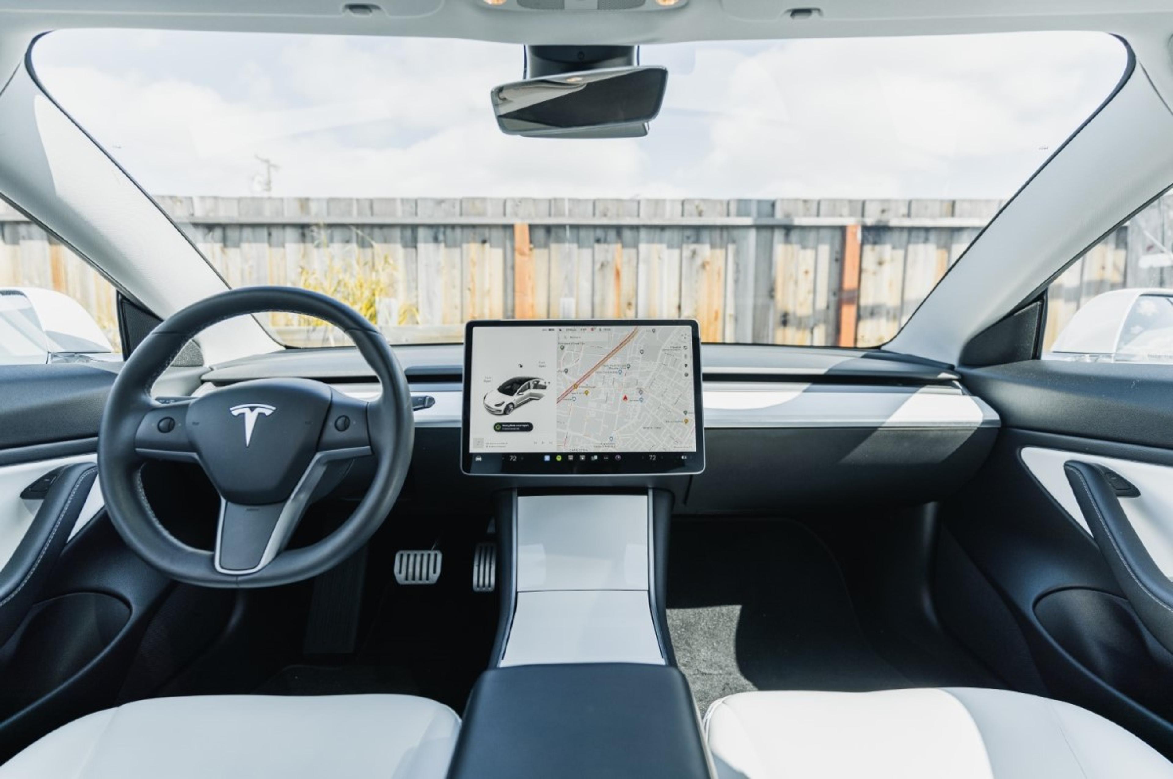 Tesla Model 3 Performance Dual Motor 535CP FSD Interior ALB - 33,529 EUR ·  36,000 km · 2022