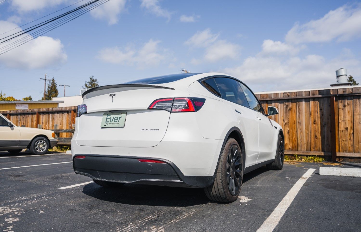 Tesla dual store motor model y