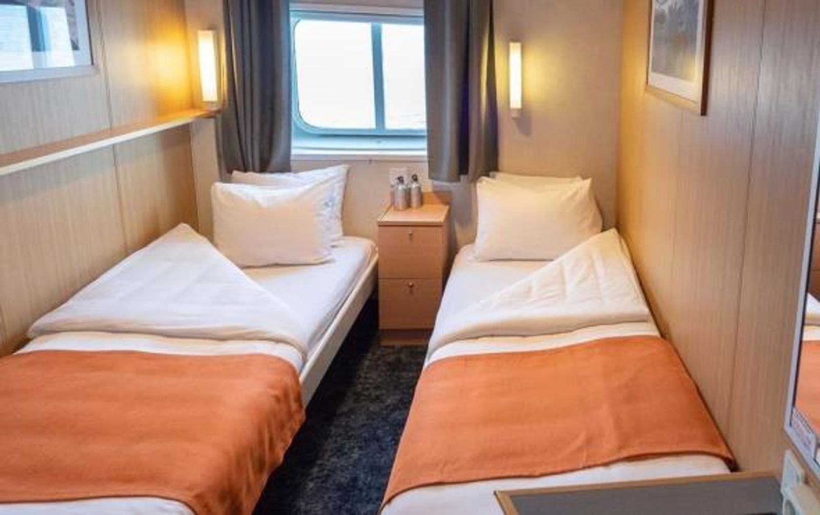 Twin cabin plus aboard M/S Quest
