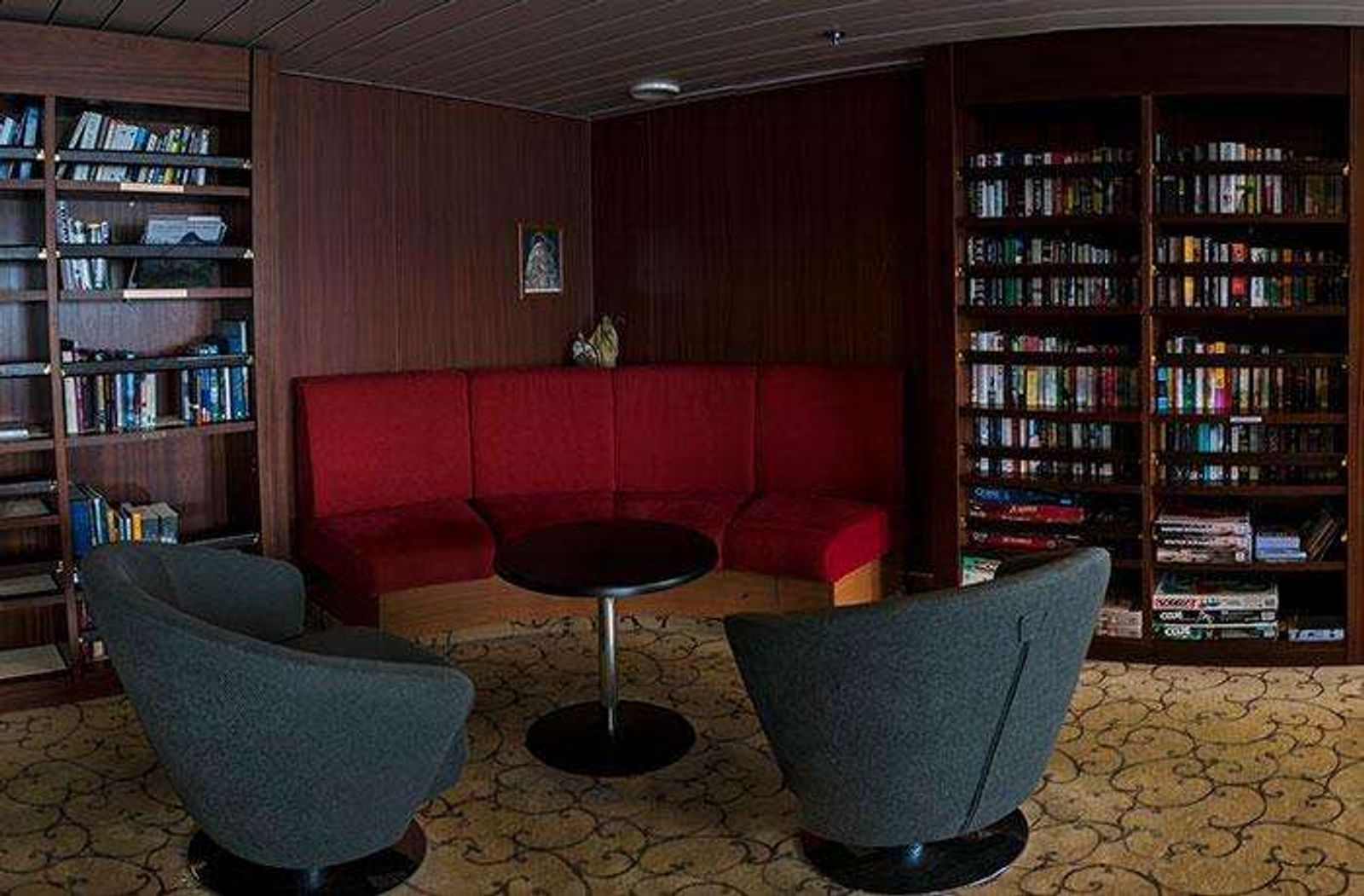 The library aboard MV Vestland Adventurer