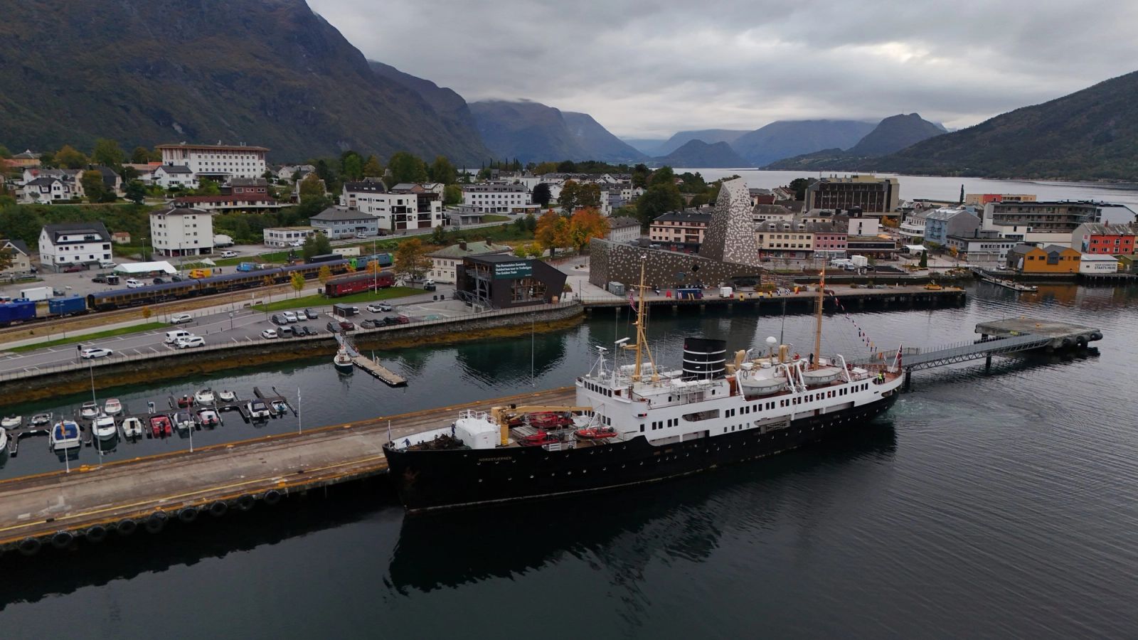 MS Nordstjernen at the pier in Åndalsnes