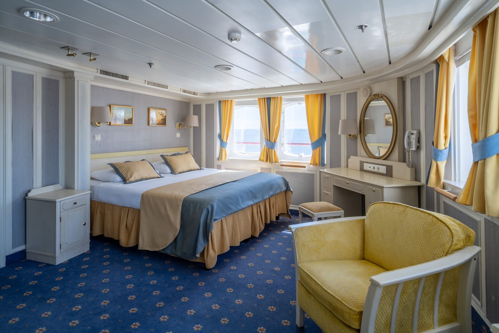 Owner's suite aboard MS Serenissima