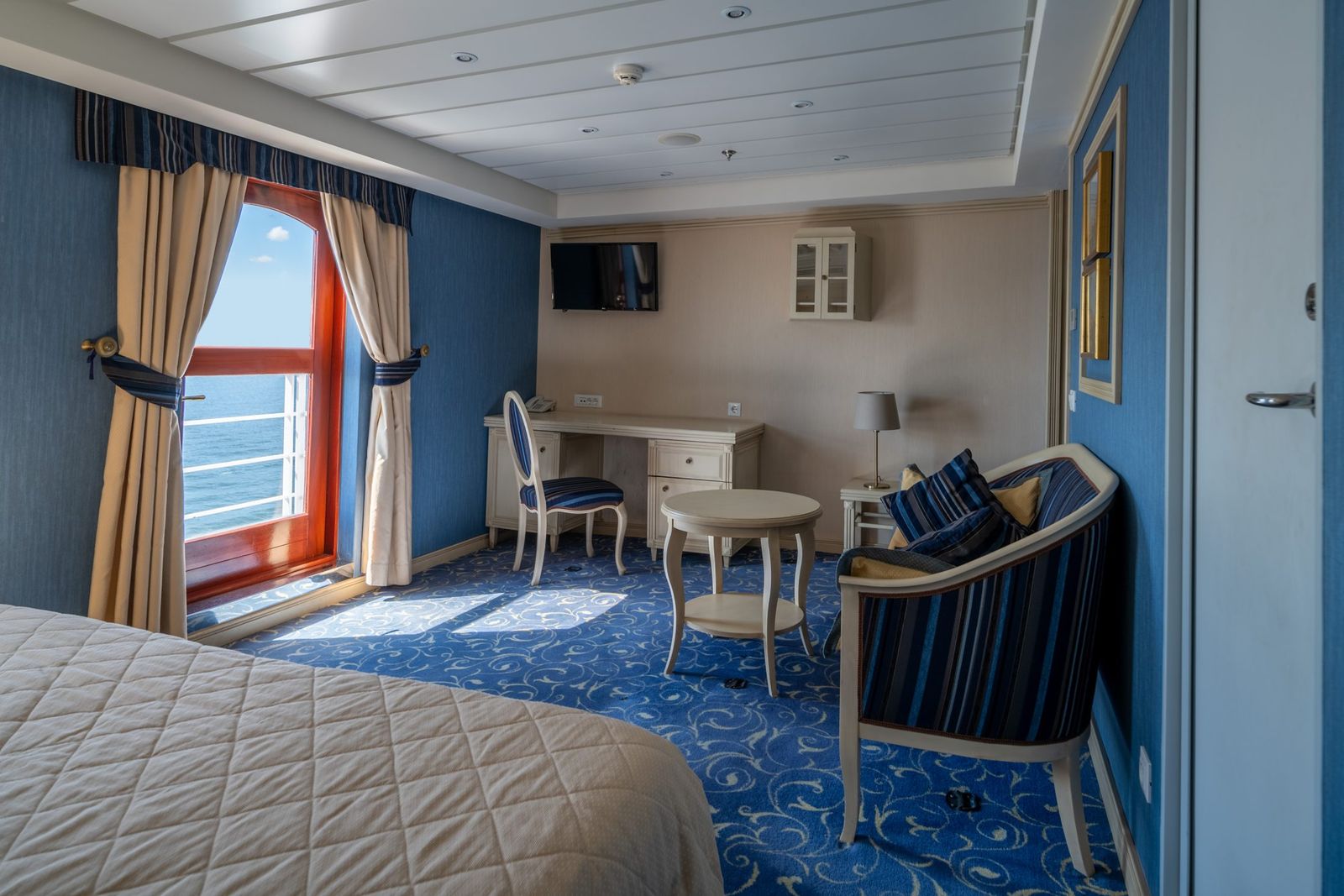 Executive suite aboard MS Serenissima