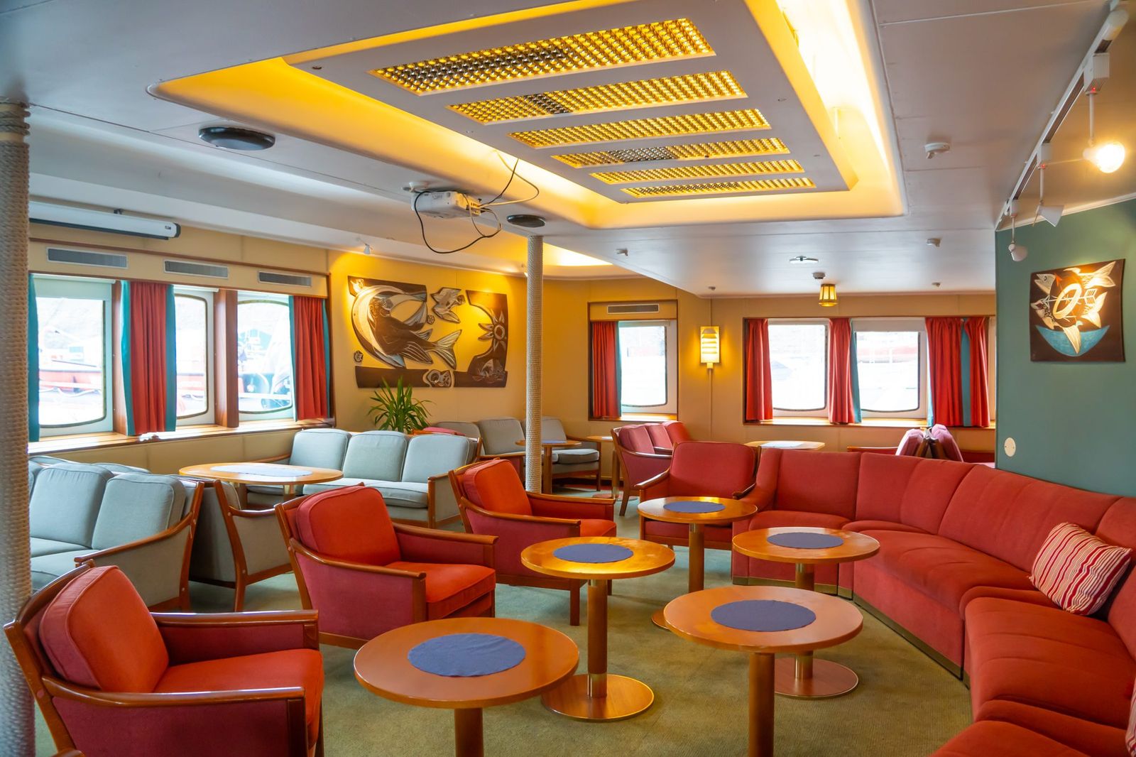 The forward salon