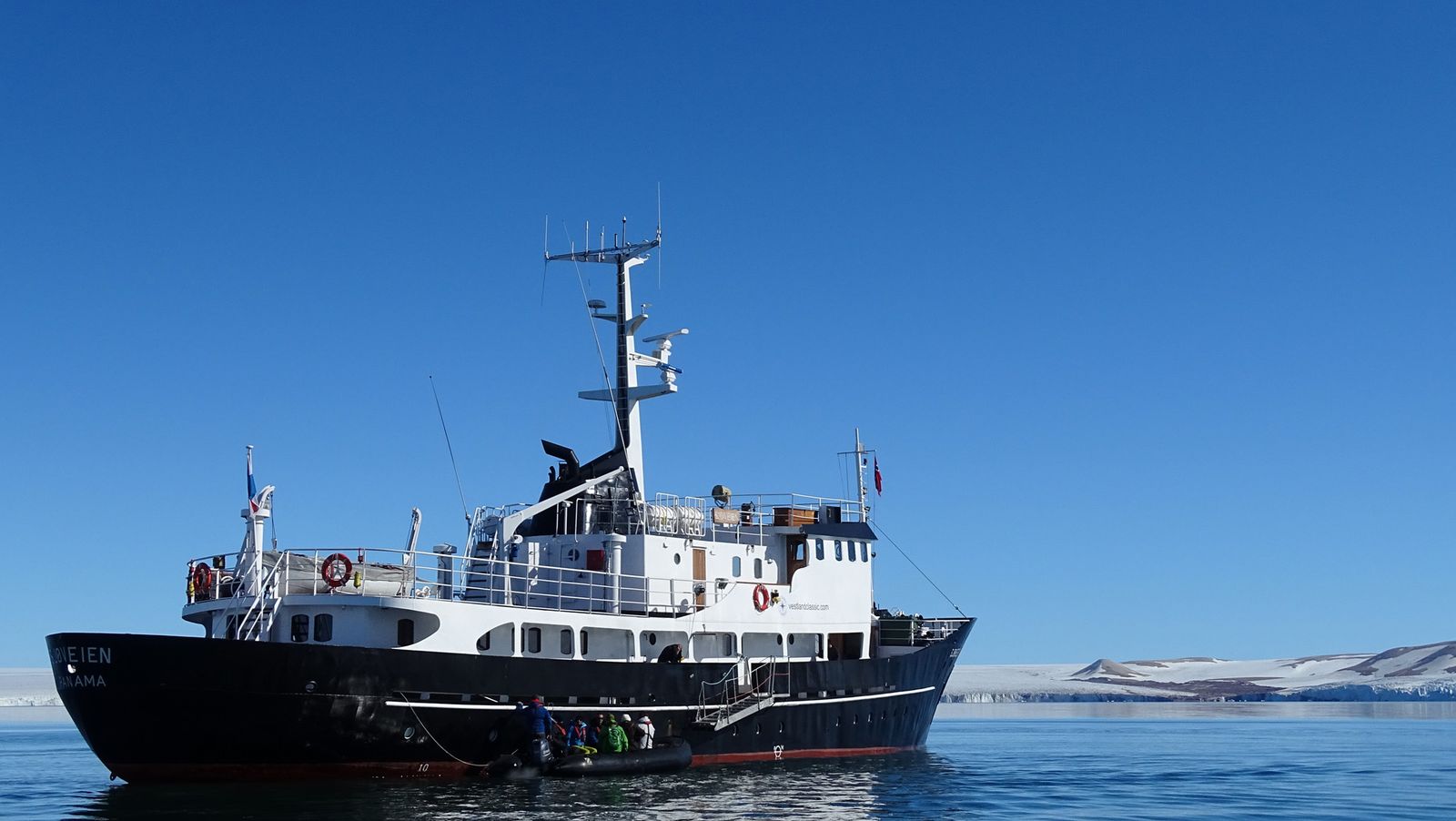 M/S Sjøveien in Arctic waters