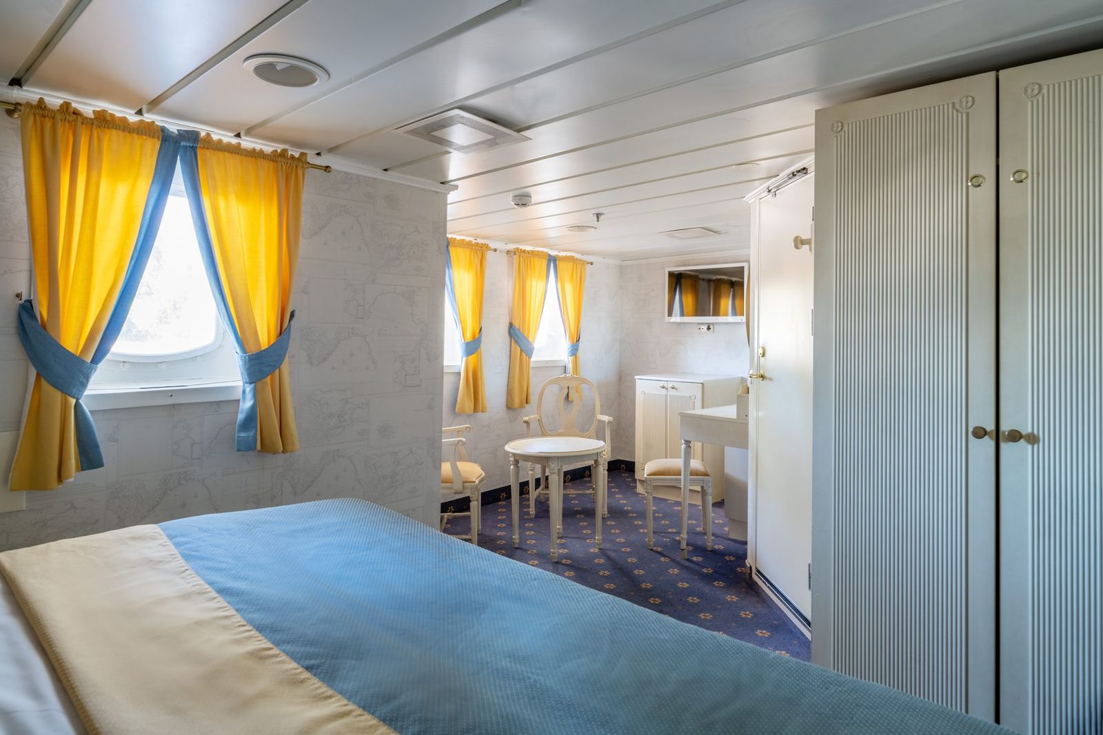 Junior suite aboard MS Serenissima