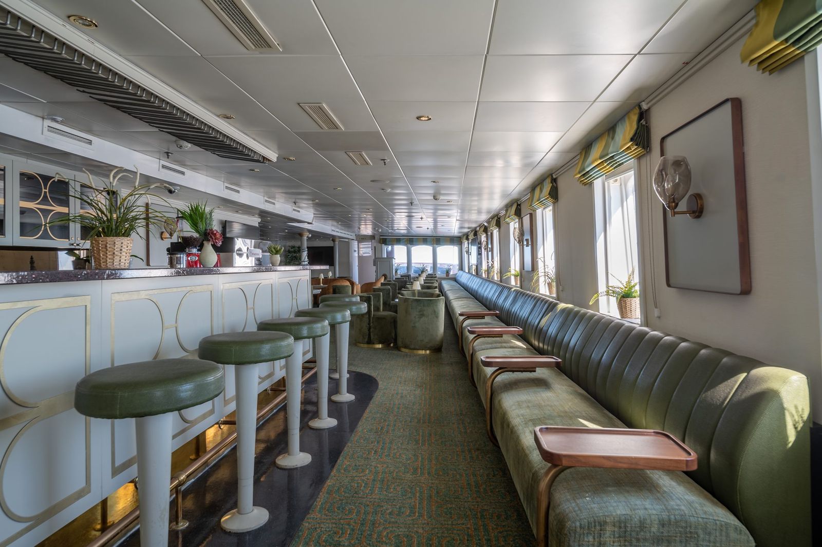 Deck life aboard MS Serenissima