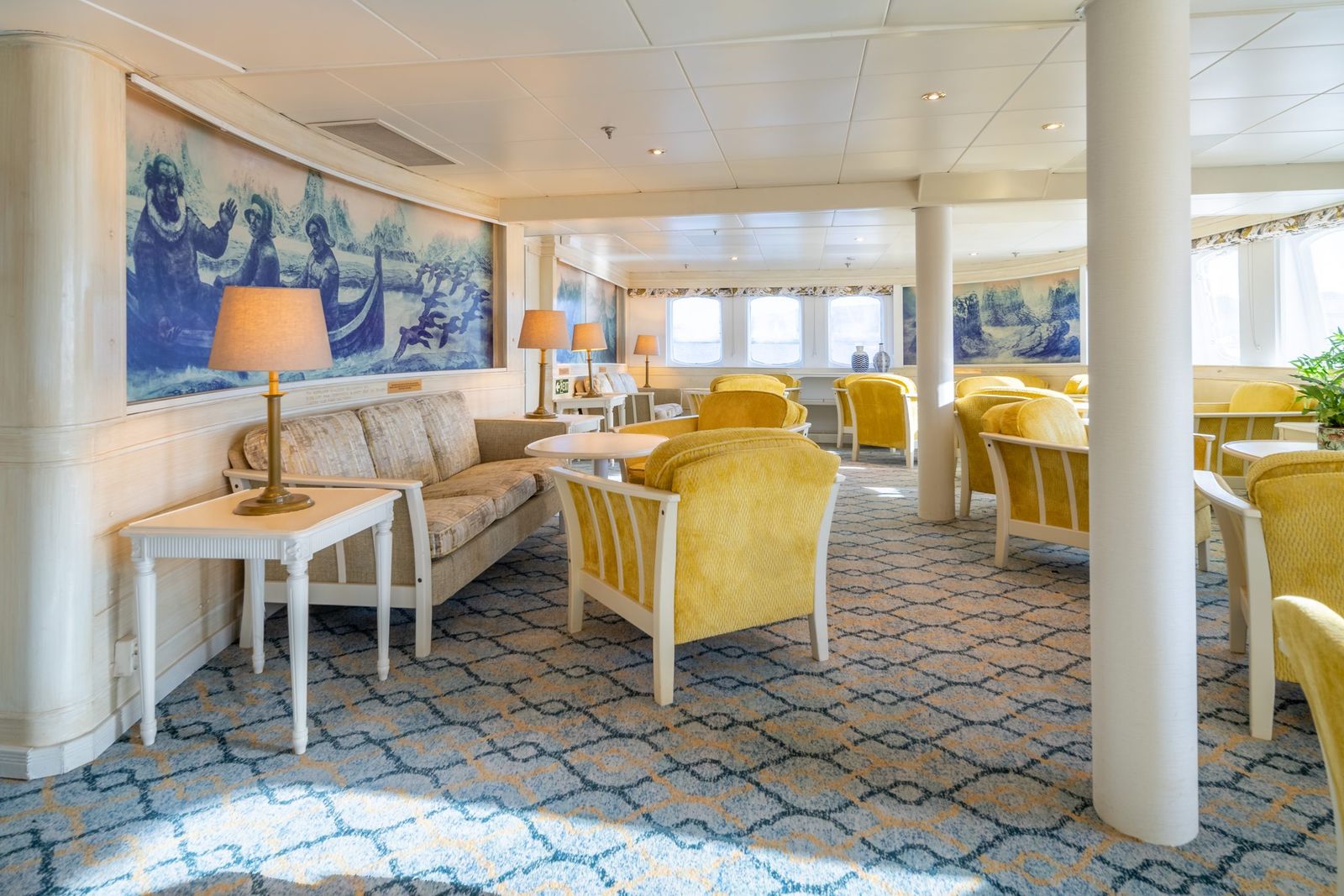Sofas and lamps in the Harald Jarl lounge
