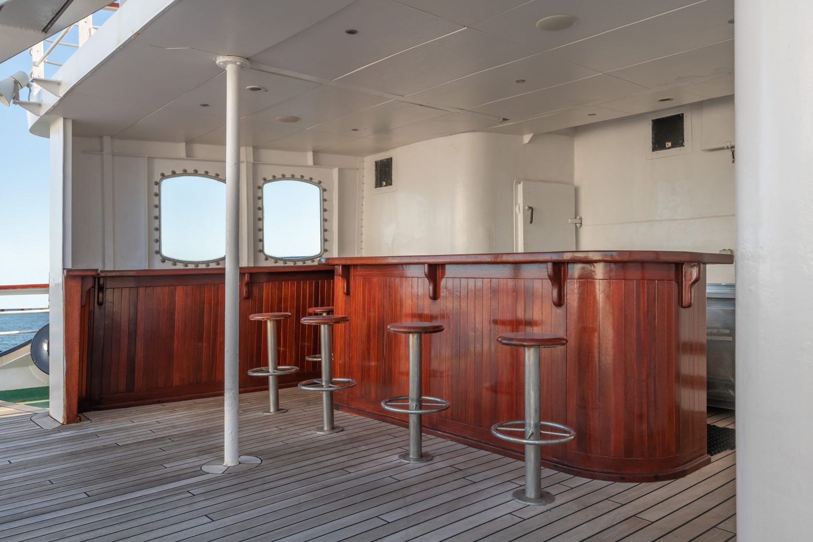 The bar aboard MS Serenissima