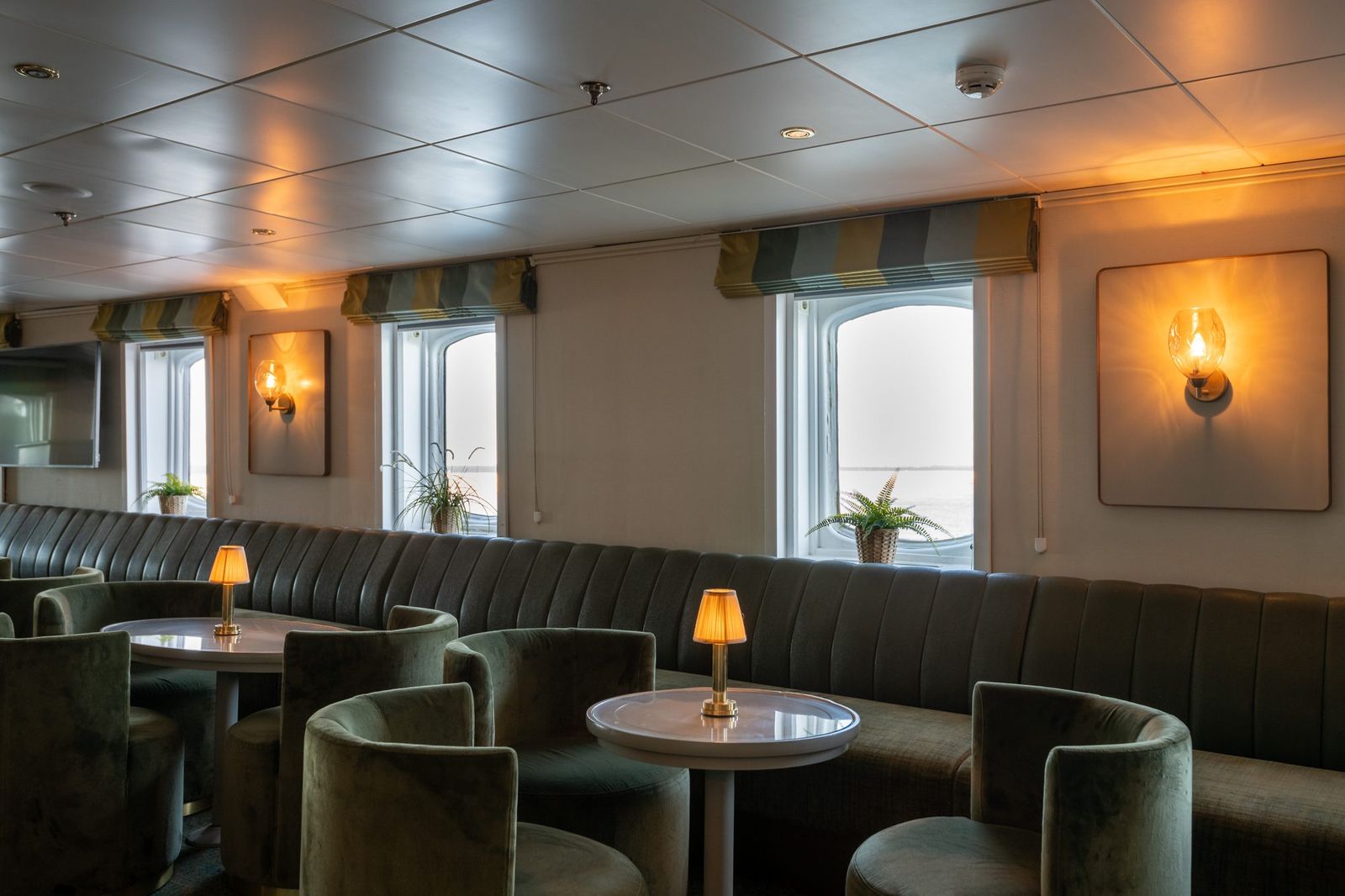 The Andrea lounge aboard MS Serenissima
