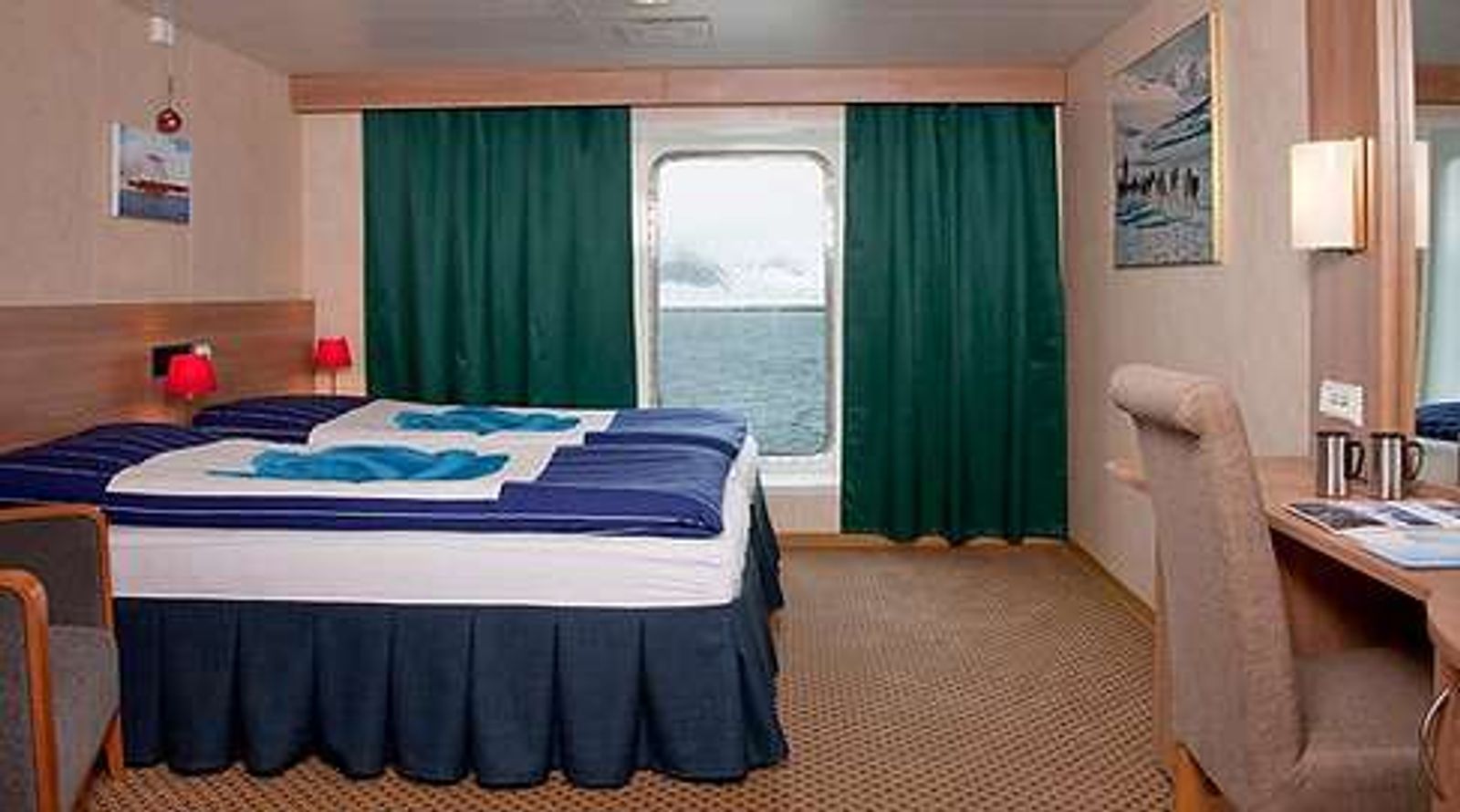 Category 4 cabin aboard MV Vestland Adventurer