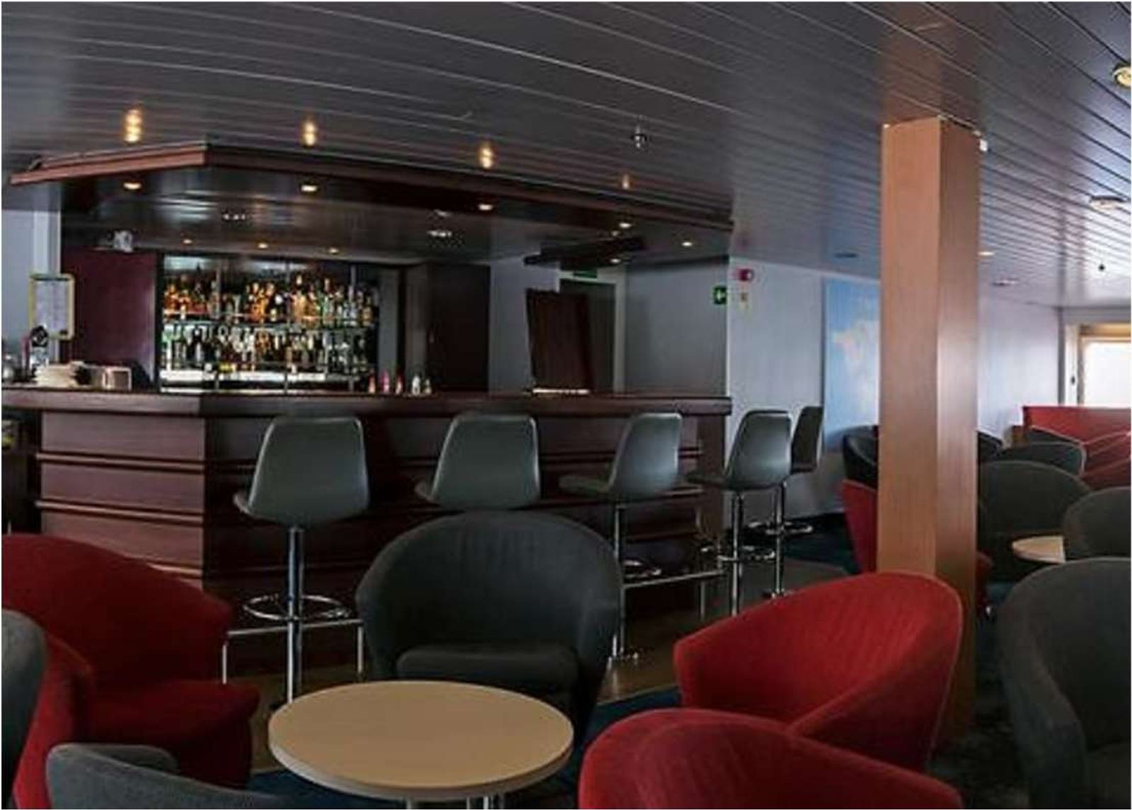 The bar and lounge aboard MV Vestland Adventurer