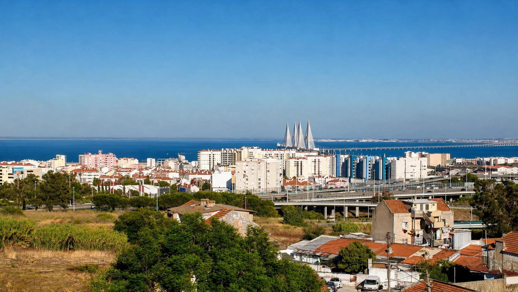 Three-Bedroom Apartment for Sale in Prior Velho, Loures — Parking and River View — 3