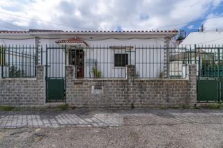 Moradia T3+1 para venda em Campolide, Lisboa com garagem box e terraço
