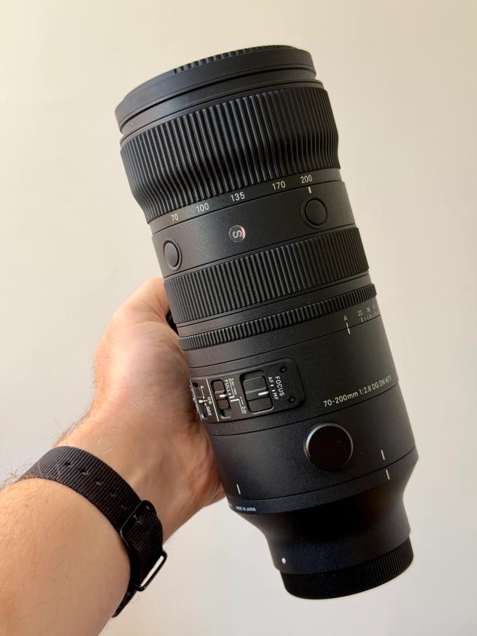 Sigma 70-200mm f/2.8 DG DN OS Sports — the kit itself